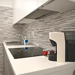 Urbannest Apartment